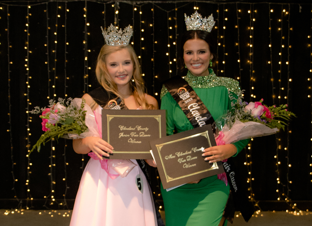 Junior Fair Queen Claire Socia and Fair Queen Alli Beth King