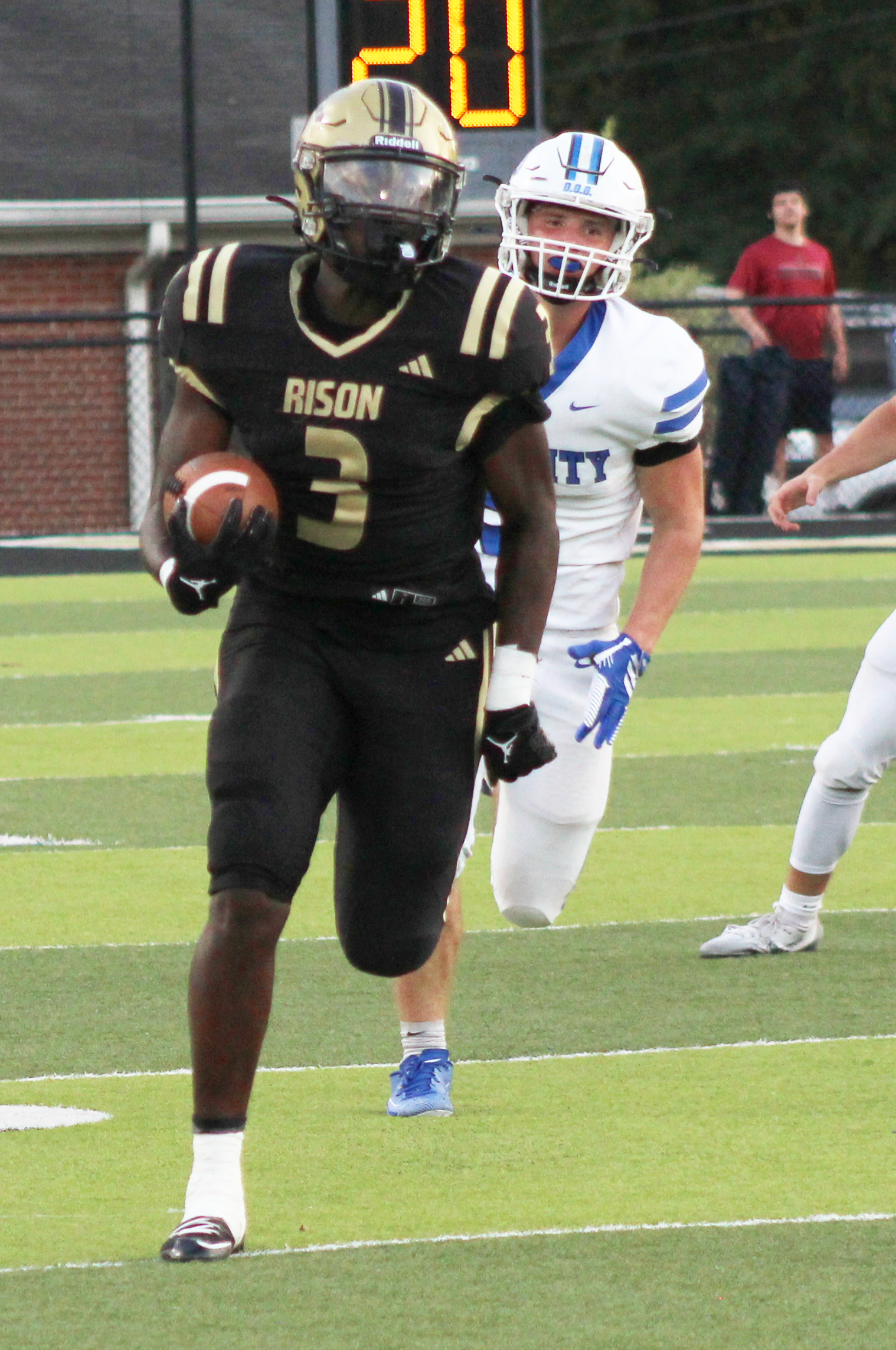 Kyson Walker breaks 68-yard run