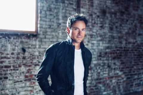 Grammy, ACM and CMA Winner Bryan White