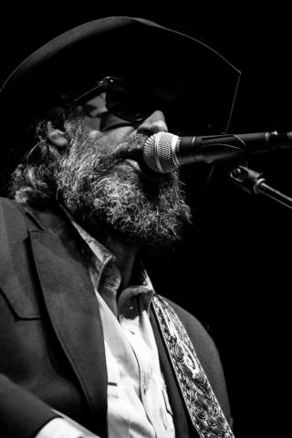 Special Guest Singer-Songwriter Ward Davis