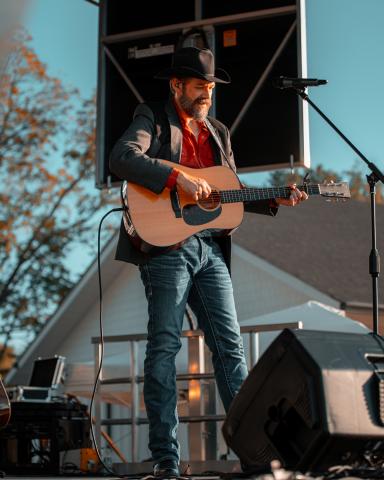 Ward Davis (Photo by Nik Cagle)