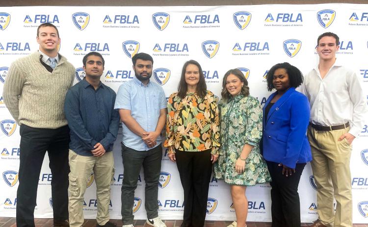 UAM Students Serve as Judges in Regional FBLA Competition